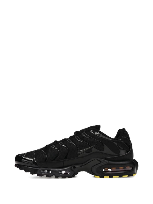 Nike Air Max Plus "Triple Black" sneakers
