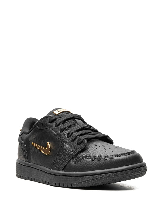 Jordan retro 1 low method of make black
